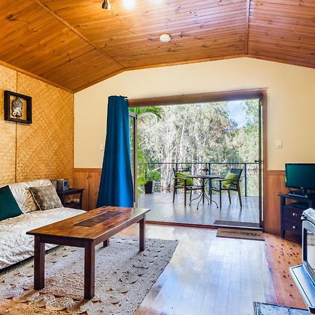 Getaways At Byfield Villa Екстериор снимка