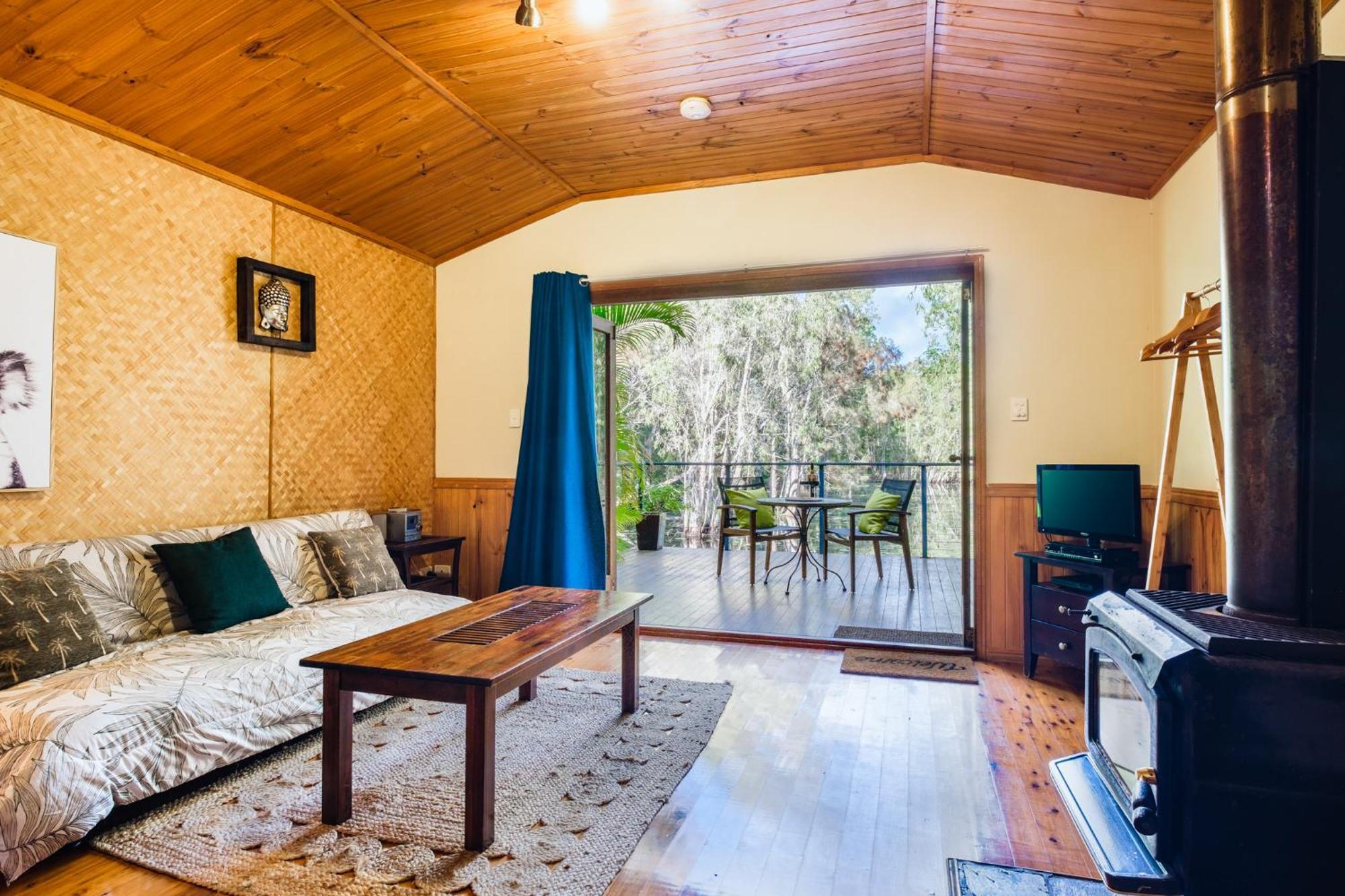Getaways At Byfield Villa Екстериор снимка