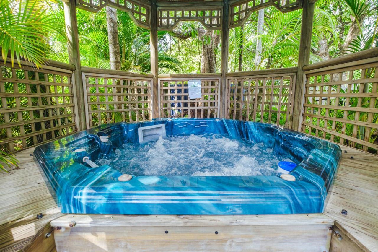 Getaways At Byfield Villa Екстериор снимка