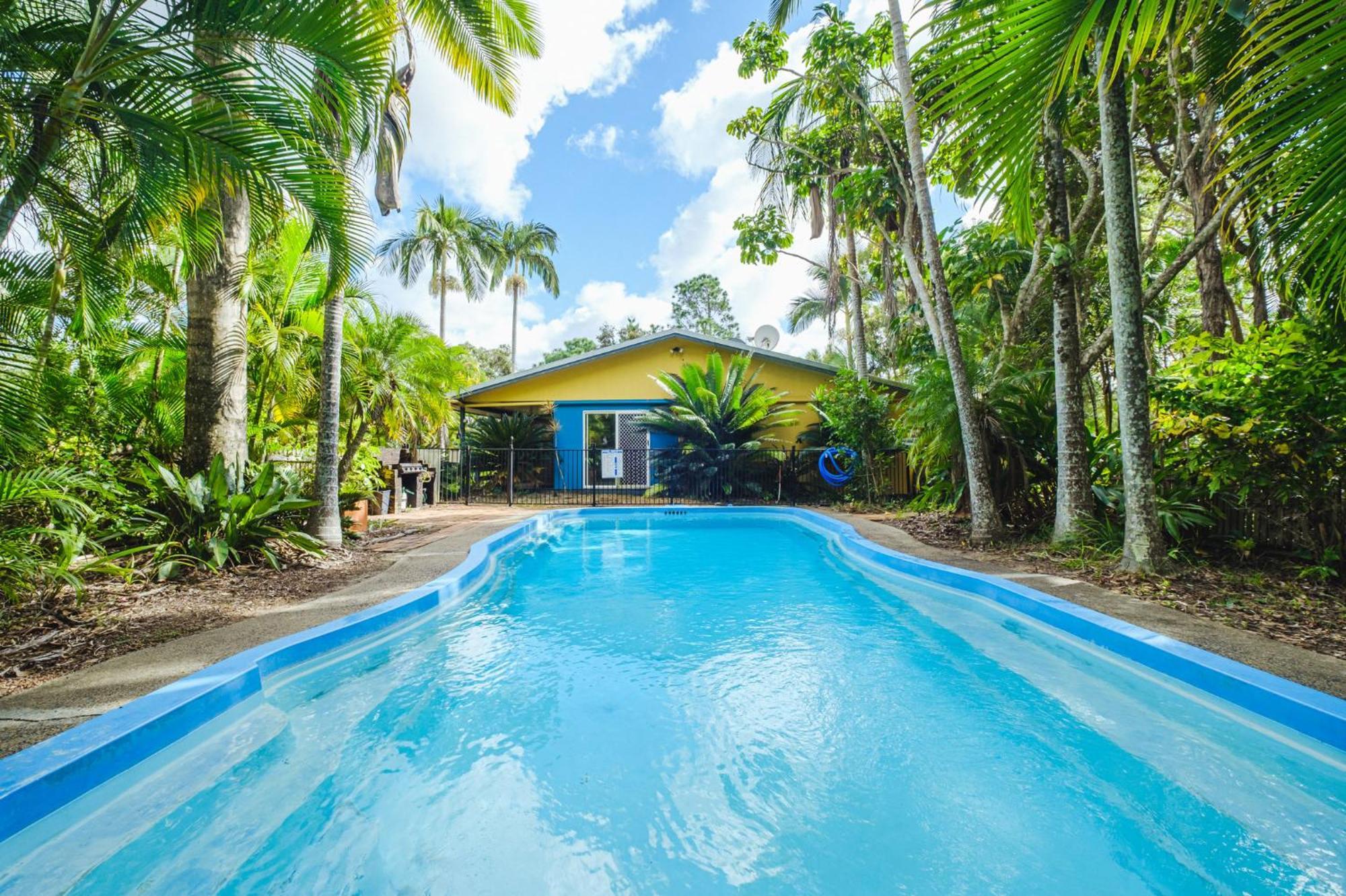 Getaways At Byfield Villa Екстериор снимка