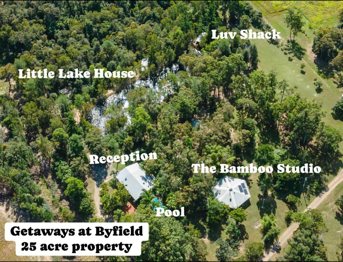 Getaways At Byfield Villa Екстериор снимка